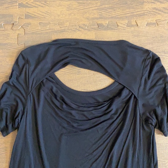 💥 3/$25💥 | Tahari | Back Cut-Out Tee - Picture 3 of 3